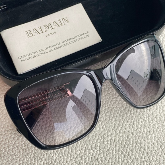 Balmain Sunglasses with case - Picture 4 of 4
